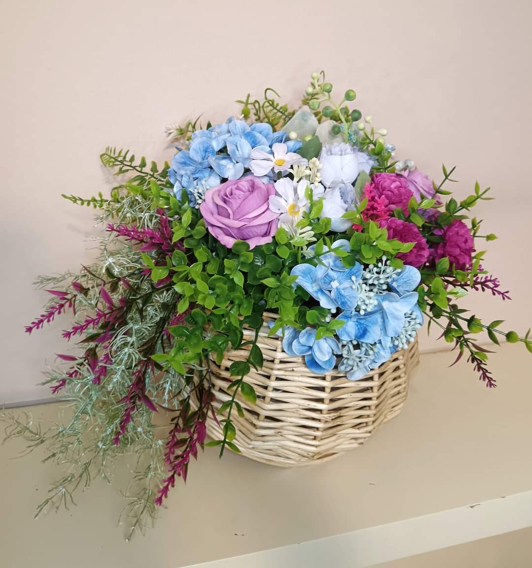 Artificial flower hanging basket B1